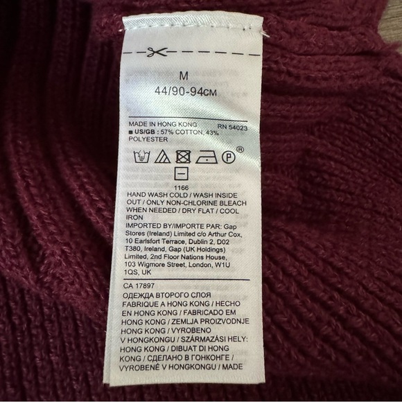 BANANA REPUBLIC | Maroon Long Sleeve Sweater NWT Size Medium - Picture 16 of 16